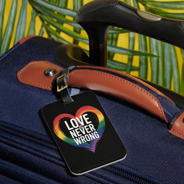 Liebe ist niemals falsch Pride Month LGBT Gepäckanhänger (Vorderseite Insitu 1)