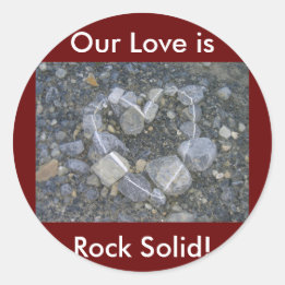 Liebe ist Rock Solid Runder Aufkleber