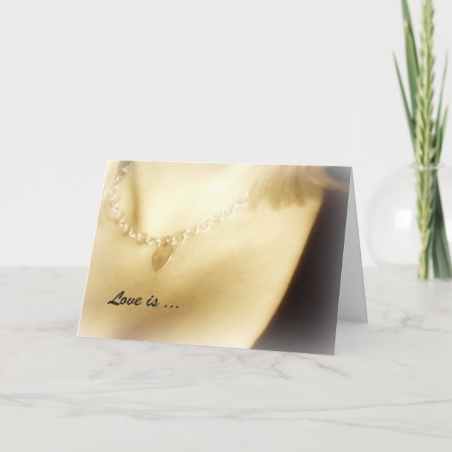 Liebe ist… romantische Valentine-Karte Feiertagskarte (Vorderseite)