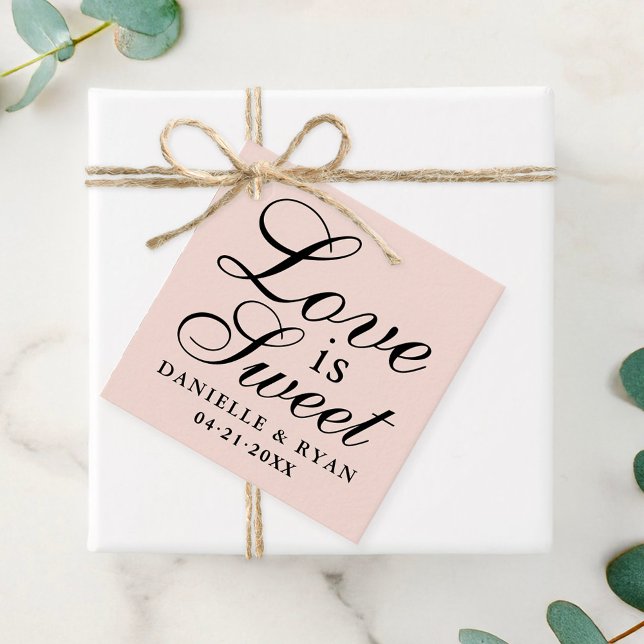 Liebe ist Sweet Blush Pink Script Wedding Monogram Geschenkanhänger (Von Creator hochgeladen)