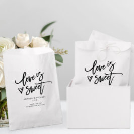 Liebe ist Sweet Modern Fun Wedding Heart Handwriti Geschenktütchen