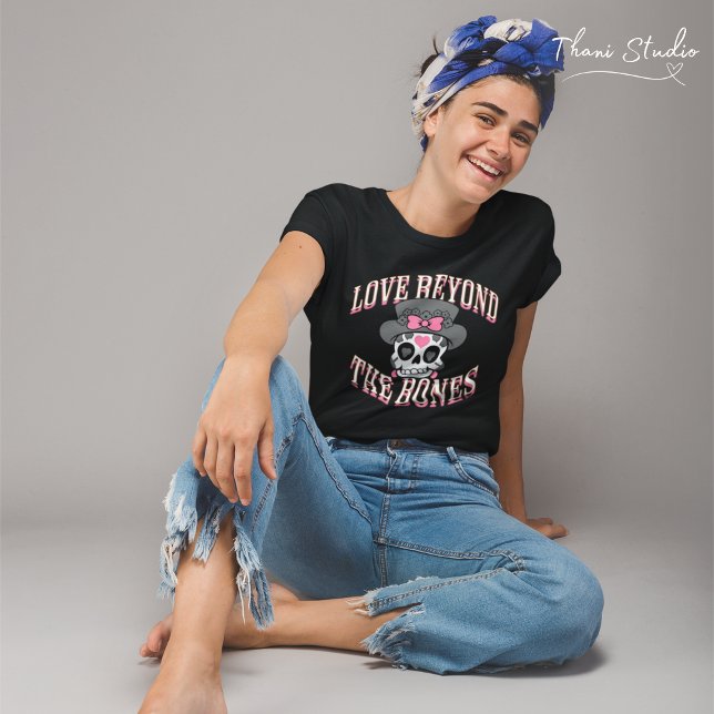 Liebe jenseits der Knochen Valentine Moderner Retr T-Shirt (Von Creator hochgeladen)