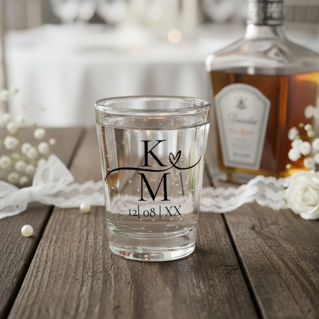 Liebe Kalligraphie-Initialen Herzschwarz B&W ID940 Schnapsglas (Von Creator hochgeladen)
