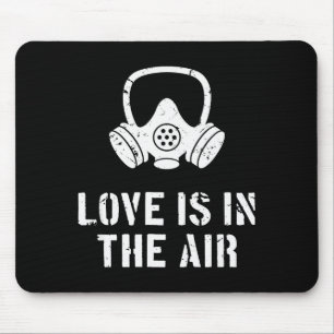 Liebe liegt in der Luft Lustiger Anti-Valentinstag Mousepad