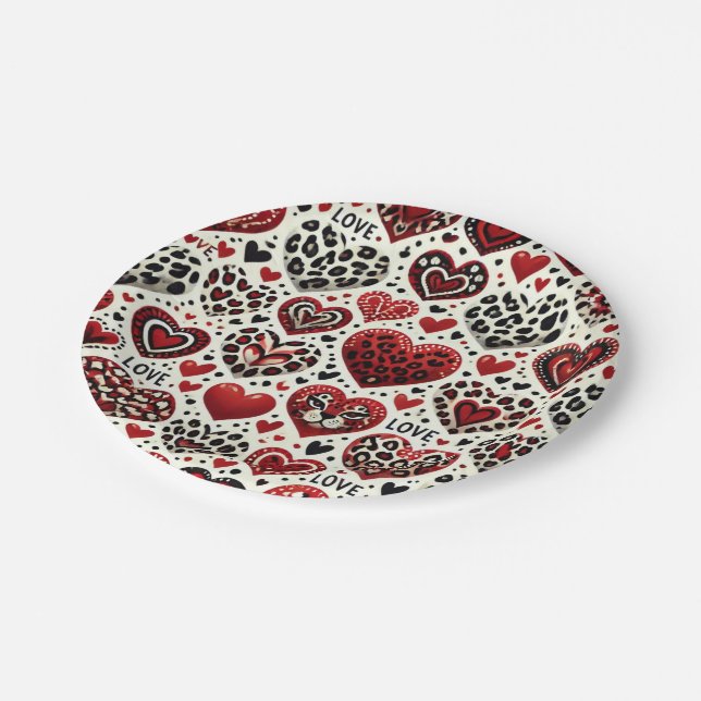 Liebe liegt in der Luft Pappteller (Schrägansicht)