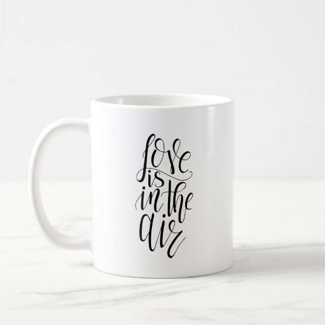 Liebe liegt in der Tasse der Luft (Links)