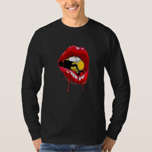 Liebe Lips Mouth Red Heart Rose Cool Classic Tooth T-Shirt