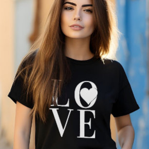 Liebe-Logo-Design mit weißem Text und Herz T-Shirt