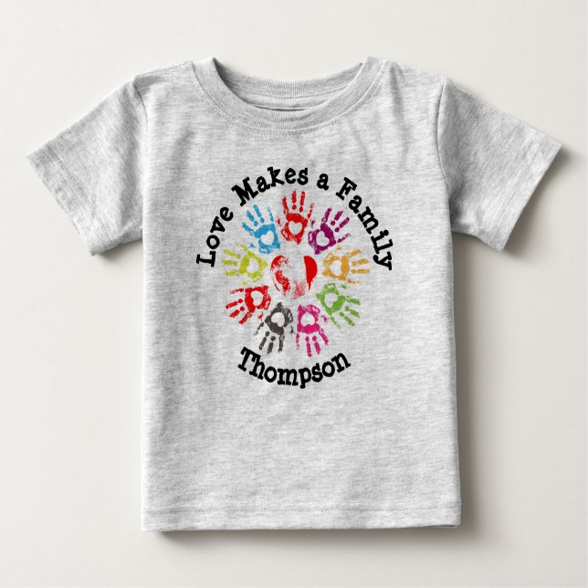 Liebe macht eine Familie - die Parenting Pflege Baby T-shirt (Vorderseite)