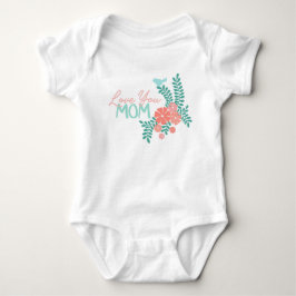 Liebe Mama Text in blauem rosa floralem Design Baby Strampler