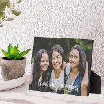 Liebe Meine Cousin Elegantes Foto für White Script Fotoplatte<br><div class="desc">Liebe Meine Cousins in kursiv weißem Skript-Overlay auf Ihrer schönen Foto-Plakette der Familie geschrieben. Fügen Sie ein Foto von Ihnen und Ihren Cousins aus Ihrer Kindheit zu einem großartigen,  sentimentalen Geschenk hinzu.</div>