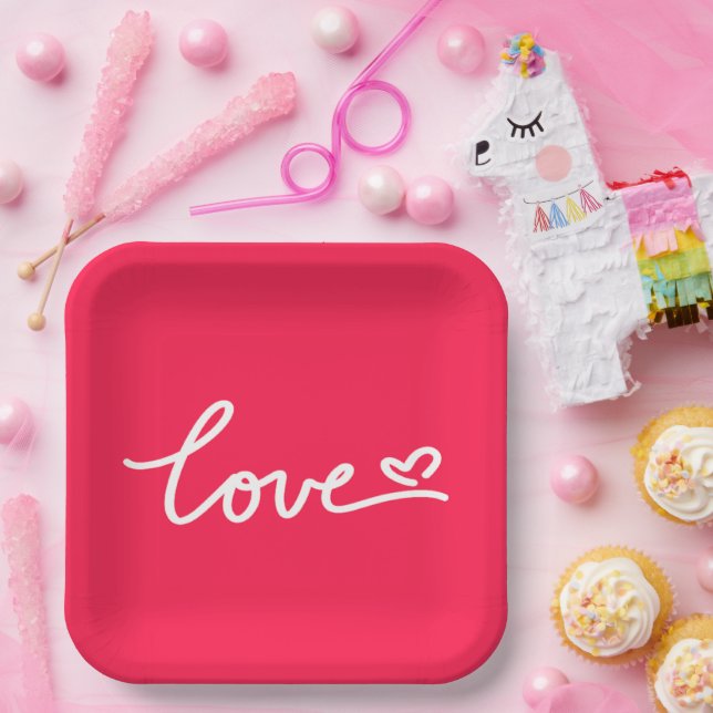 Liebe mit weißem Text auf rosa Pappteller (Party)