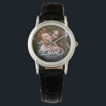 LIEBE Moderne Kalligrafie Einfaches Foto Hochzeits Armbanduhr<br><div class="desc">Moderne Hochzeitssache oder ein wunderschönes Sondergeschenk für frisch verheiratete Braut oder Valentinstag zeigen Ihr Lieblings-Verlobung-Foto mit moderner Skriptkalligraphie, die LIEBE über Ihre individuelle Name und gehen über einen dunklen Farbverlauf, um die Typografie hervorzuheben.</div>