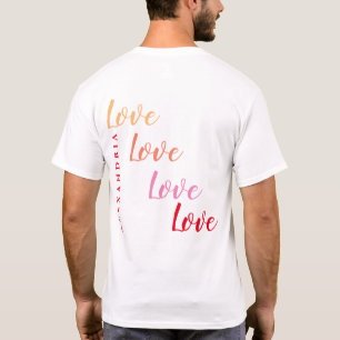 Liebe Personalisierter Name Rück- und Taschendesig T-Shirt