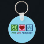 Liebe Pulmonologie Schlüsselanhänger<br><div class="desc">Peace Liebe Pulmonology. Ein cooler Lungenologe,  der für einen Lungenarzt oder eine Krankenschwester mit einem Friedenszeichen,  Herz und Lunge präsent ist. Ein großartiges Weihnachtsgeschenk für einen Lungenspezialisten,  der Asthma und andere Atembeschwerden Leckereien macht.</div>