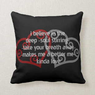 Liebe Quote Throw Pillow Kissen
