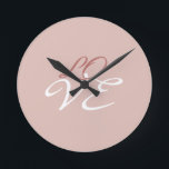 Liebe Rose Gold-Farbkalligrafie Runde Wanduhr<br><div class="desc">Sie können die Schriftart und Farben leicht ändern. Sie können auch Ihr Logo und das Hintergrundbild hinzufügen,  wie Sie möchten.</div>