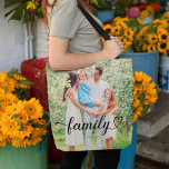 Liebe Schwarzes Skript benutzerdefiniertes Foto<br><div class="desc">Moderne und stilvolle Tasche mit individuellem Touchscreen mit einem beliebten Foto auf Vorder- und Rückseite und einem minimalen Typografie-Overlay-Design mit eleganten blüh- und Herzdetails. Die schwarze Textfarbe kann geändert werden. 2 Foto vorne / hinten Design ermöglicht es Ihnen,  ein Foto auf der Vorder-und Rückseite oder zwei verschiedene Fotos.</div>