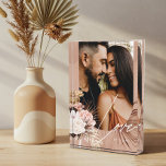 Liebe Script Boho Wasserfarbe Blumenstrauß Arch Fotoblock<br><div class="desc">Ein wunderschönes Foto-Sake-Geschenk für die Neuvermählten. Wunderschön gestaltetes, modernes bohemianisches Foto mit tropischen Blumen und bohischen botanischen Blume und tropischer Vegetation. Moderne geometrische Formen in Verbindung mit einer schönen, modernen Boho-Farbpalette schaffen dieses elegante Hochzeitsfest-Foto. "Liebe" Skript-Foto überabspielen, anpassen Sie mit dem Hochzeitstag und das Foto des Paares in einem modernen...</div>