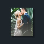 Liebe Script Hochzeit Leinwanddruck<br><div class="desc">Zeigen Sie Ihr Lieblings-Foto Hochzeit oder wählen Sie das von Freunden und geben Sie es als Geschenk. Liebe ist in einem großen und eleganten Schriftart mit weißen Schriften geschrieben.</div>