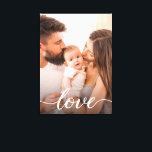 Liebe Script Personalisiert Family Foto Leinwanddruck<br><div class="desc">Mit einem schönen und modernen Drehbuch für das Wort "Liebe" kann dieses Foto der Liebe leicht mit Ihrem eigenen Foto personalisiert werden. Ein elegantes Foto umhüllte Leinwand,  um gepflegt und ausgestellt zu werden.</div>