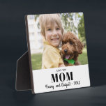 Liebe Sie Mama Foto Familie Moderne Zufriedenheit Fotoplatte<br><div class="desc">Benutzen Sie ein beliebtes Foto, um einfach eine Keepsake-Plakette zu erstellen. In drei Textzeilen lasse man, die besondere Bindung im Foto auszudrücken. Diese berufliche Vorlage wird jedem Muttertier ein sentimentales Geschenk machen. Perfekte Größe für die Unterbringung auf einem Wohnzimmermantel oder einem Schreibtisch. Denken Sie an ein Weihnachtsgeschenk, den Valentinstag oder...</div>