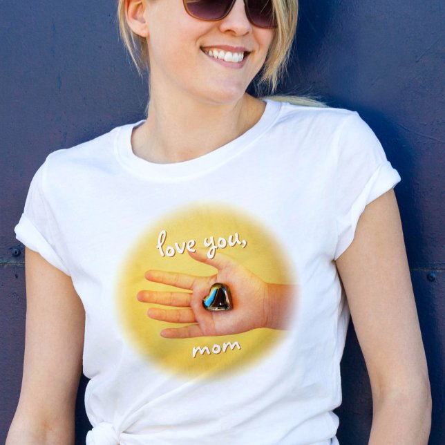 Liebe Sie Mama Kind Hand halten Blue Heart Foto T-Shirt (Von Creator hochgeladen)