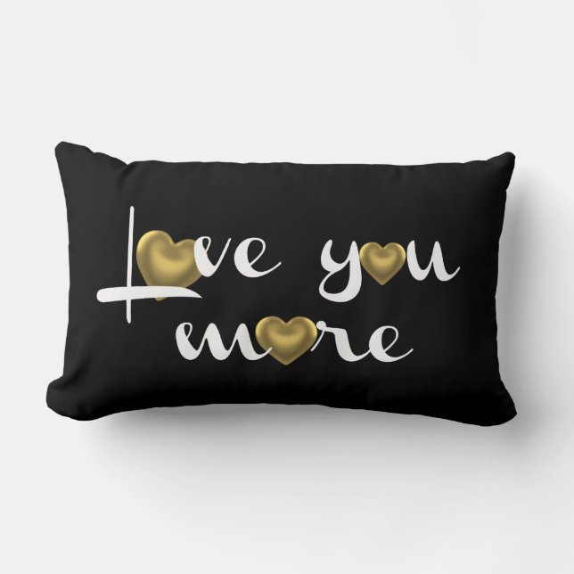 Liebe Sie mehr, weiße w-Goldherzen auf Schwarzem Lendenkissen (Vorderseite)