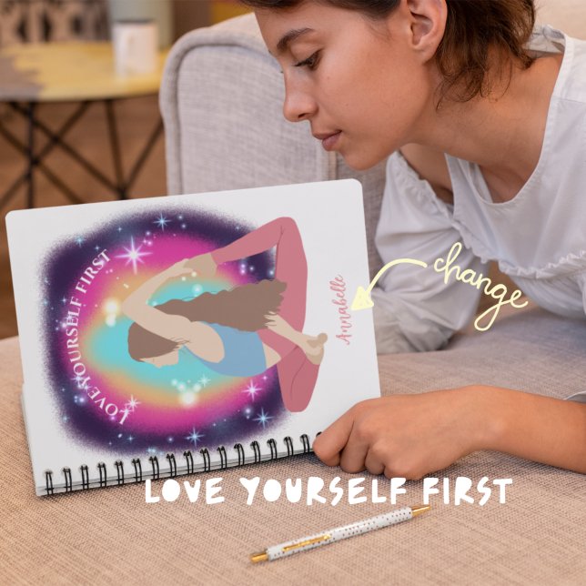 Liebe Sie selbst Erste Frau Yoga Pose Monogramm Notizblock (Von Creator hochgeladen)