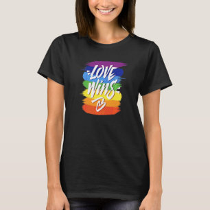 Liebe Siegt  Lesbisch Schwul Pride Regenbogen Stol T-Shirt