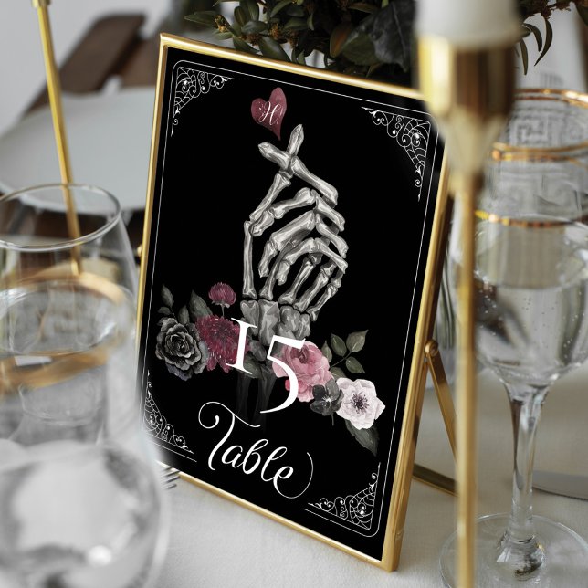 Liebe Skeleton Hand Gesture Halloween Schwarze Hoc Tischnummer (Love Skeleton Hand Gesture Halloween Black Wedding Table Number)