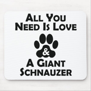 Liebe und ein riesiger Schnauzer Mousepad