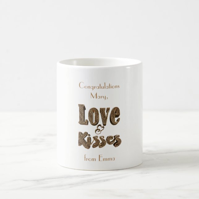 Liebe und Kisses Romantische Elegante Goldtypograf Kaffeetasse (Mittel)
