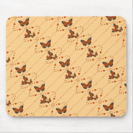 Liebe und Schmetterlinge in Orange Mousepad