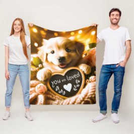 Liebe verbreiten: Goldener Retriever mit "You Are  Fleecedecke