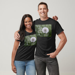 Liebe versagt nie Löwenzahn 1 Korinther 13 T-Shirt