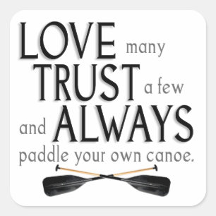 Liebe viele, Vertrauen Sie ein paar Quadratischer Aufkleber