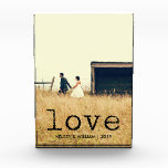 Liebe | Vintager Schreibmaschinentext und Ihr Foto<br><div class="desc">Zeigen Sie Ihr Lieblings-Foto von Ihnen und jedem,  den Sie Liebe mit diesem stilvollen Foto-Block. Sie können mit jedem Namen,  Datum oder jeder Nachricht personalisieren. Das Wort "Liebe" erscheint als Overlay im Vintagen Schreibmaschinenstil.</div>