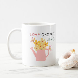 Liebe wächst hier Florales Gartenzitat Kaffeetasse