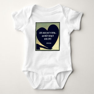 LIEBE Was Sie tun Bodysuit von Adiela Akoo Baby Strampler
