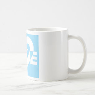 Liebe White auf Blue Tasse