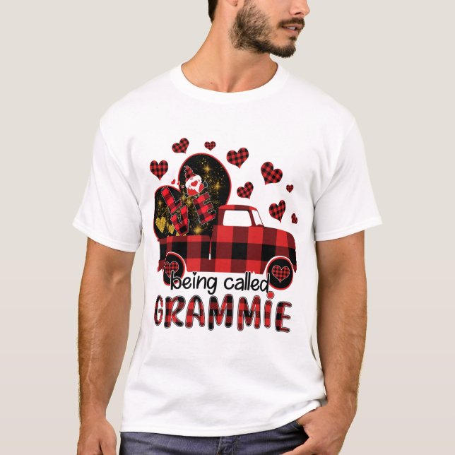 Liebe wird Grammie Red Truck Gnome Valentin genann T-Shirt (Vorderseite)