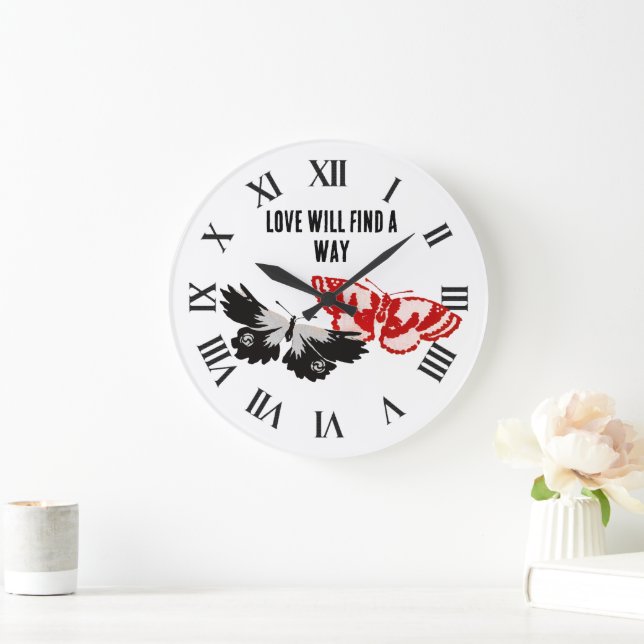 Liebe wird mit Vintagen Schmetterlingen einen Weg  Große Wanduhr (Zuhause)
