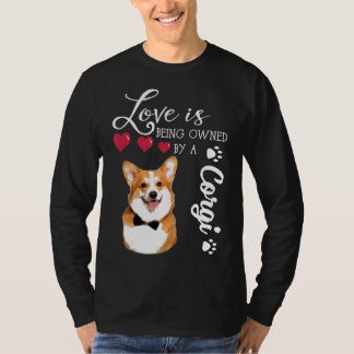 Liebe wird von einem Corgi T Family T-Shirt gehalt