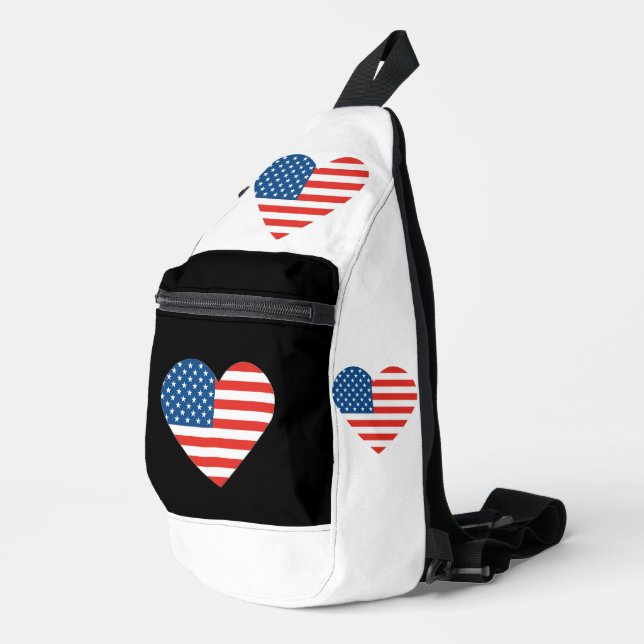 Liebes Herz gestapelt amerikanisches Flaggendesign Crossbody Bag (Rechte Ecke)