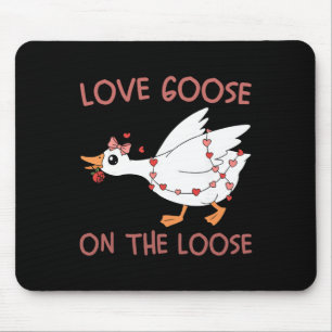 Liebesgans außer Rand und Band Lustiger Valentinsg Mousepad