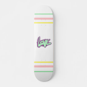 Liebesgraffiti lila grün mint typografie punkte  skateboard
