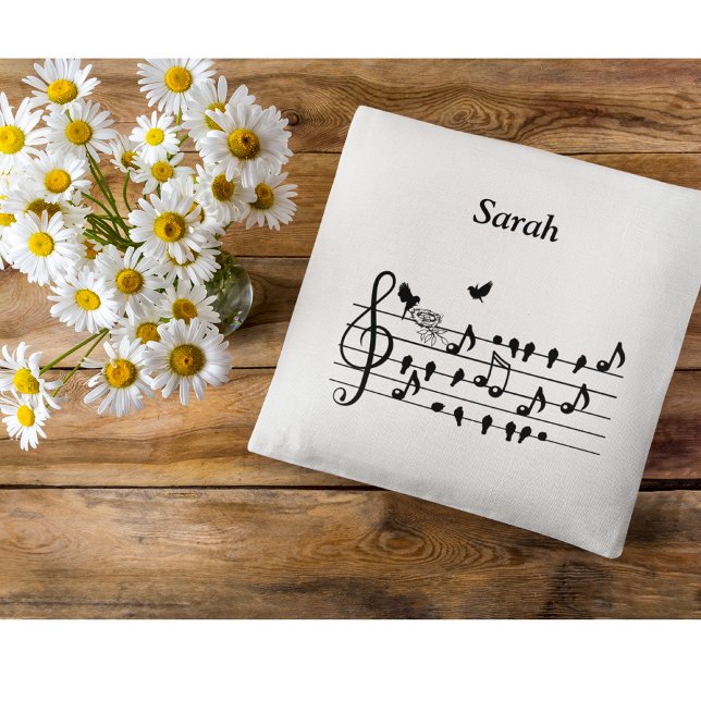 Liebesvögel, die eine Erweiterung der Familie erwa Kissen (Von Creator hochgeladen)