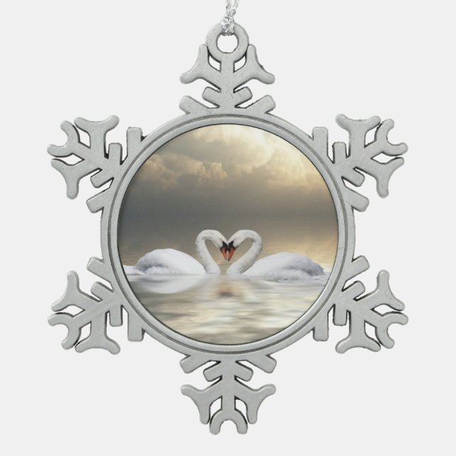 Liebevolle Weihnachtsschwäne Schneeflocken Zinn-Ornament (Vorderseite)