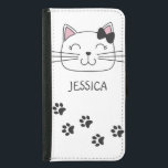Liebliche Cartoon Katze mit Pfoten Fußspuren Geldbeutel Hülle Für Das Samsung Galaxy S5<br><div class="desc">Dieses weiße Gehäuse mit einem hübschen Cartoon-Kätzchen mit einem niedlichen Band auf dem Kopf und einigen Katzenpaws-Fußabdrücken,  die es noch gibt. Einfach anpassbar,  indem Sie Ihren Namen hinzufügen.</div>